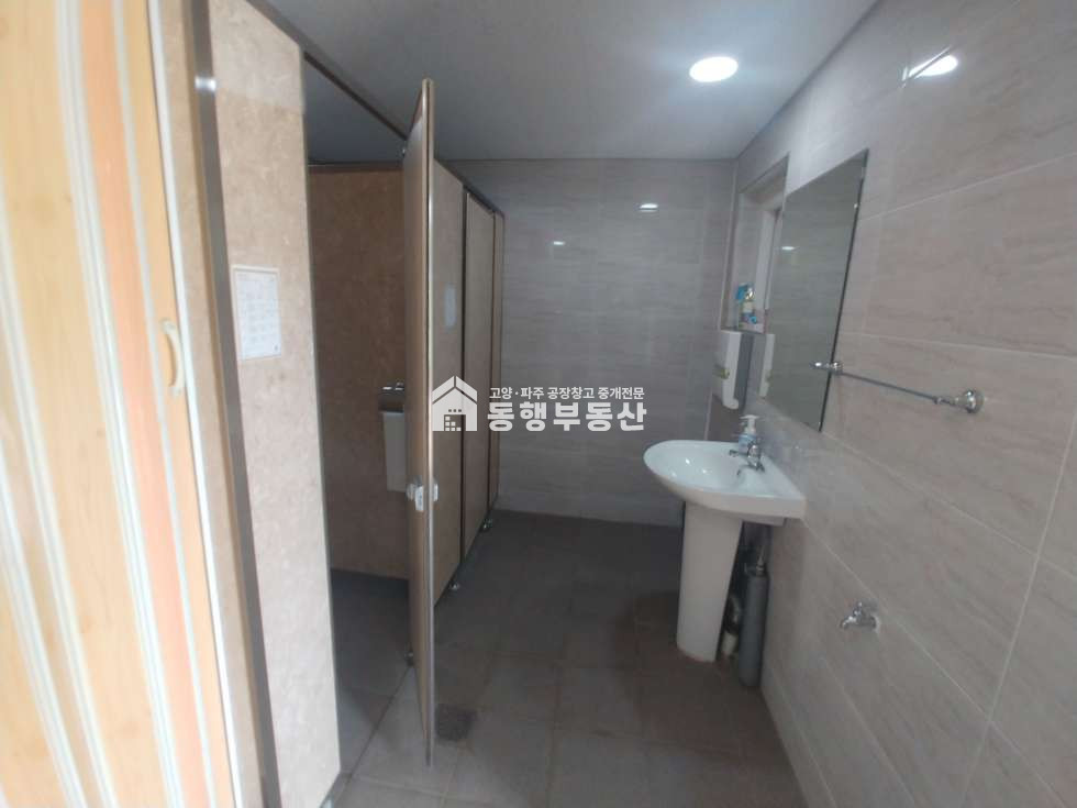 경기 파주시 탄현면 오금리 40피트 진출입, 자유로 성동ic 10분거리, 수전설비(100kw이상 승압가능) ,민원소지 X, 탄현면 오금리 식품공장 237평 매매 매매 매물번호 10204 사진 5