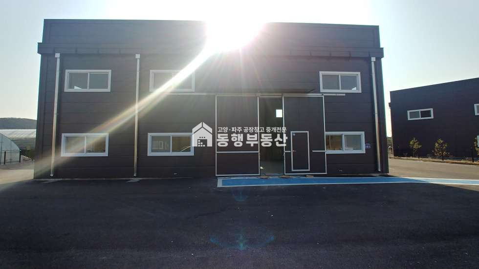 경기 파주시 파주읍 백석리 5톤차 진출입, 서울~문산고속도로 월롱ic, 통일로인근, 단독마당, 민원소지X, 소형 신축1종근생 49평 매매 매매 매물번호 10368 사진 1