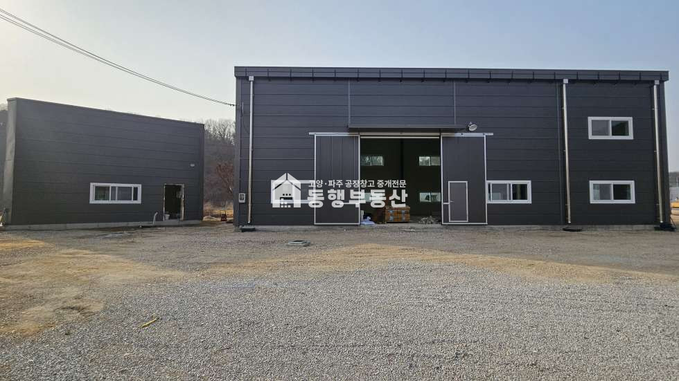 경기 파주시 파주읍 부곡리 #40피트진출입 #넓은단독마당 #서울문산고속도로 #월롱ic #도내ic예정 #신축 #제조공장 #창고 74평 임대 월세 매물번호 10372 사진 1