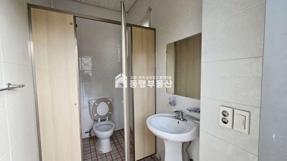 경기 파주시 파주읍 봉암리 #통일로1분진입 #서울문산고속도로 #월롱ic5분거리 #넓은마당 #40피트진출입 #근생 #물류창고 #100평임대 월세 매물번호 10722 사진 7