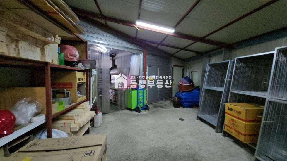 경기 파주시 파주읍 향양리 #2차선도로변 #서울문산고속도로 #산단ic #제2외곽순환도로 #도내ic #1번국도통일로 #단독마당 #1종근생 #120평매매 매매 매물번호 10695 사진 13