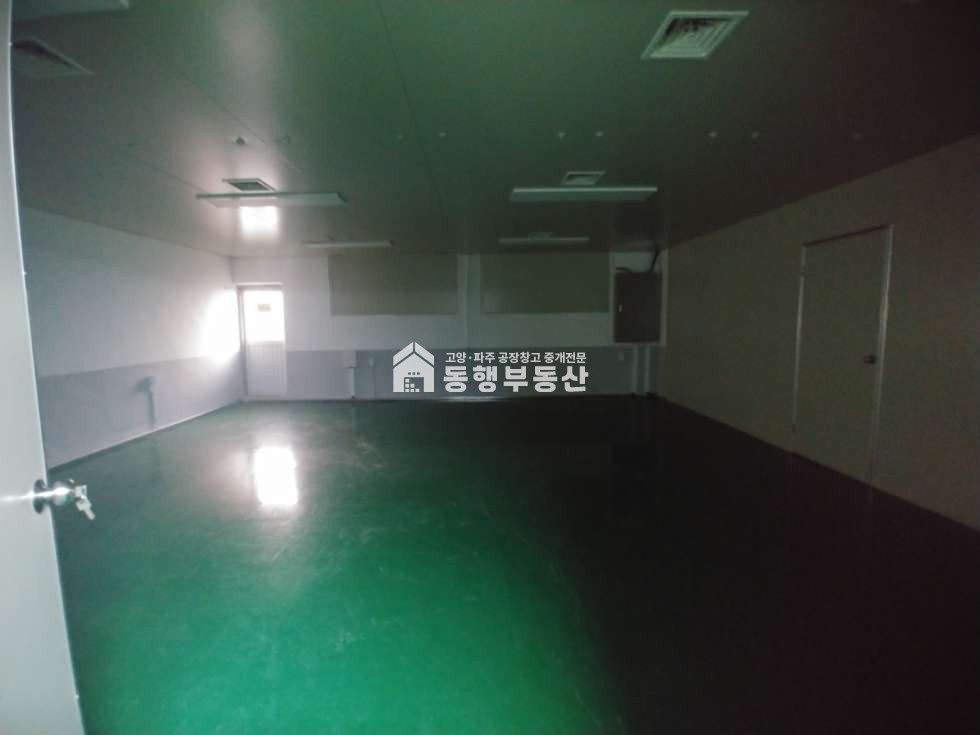 경기 파주시 월롱면 영태리 40피트 진출입, 금촌ic 인근, 고전력, 내부사무실, 기숙사시설, 내부 컨디션 최상급, 일반공장 300평 임대 월세 매물번호 10165 사진 6