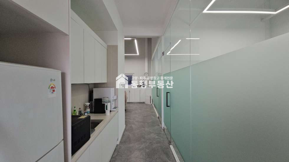 경기 고양일산동구 성석동 #계획관리 #산업존 #5톤차진출입 #단독마당 #가설천막시설 #사무실 #태양광시설완비 #부지1395평 #건물569평매매 매매 매물번호 11001 사진 6