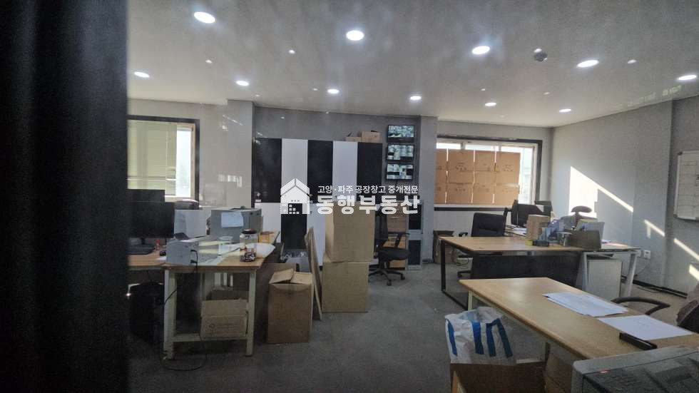 경기 파주시 월롱면 덕은리 #월롱ic #40피트진출입 #넓은단독마당 #대형공장 #부지6104평 #건물1589평 공장임대 #창고임대 매매 매물번호 11111 사진 12