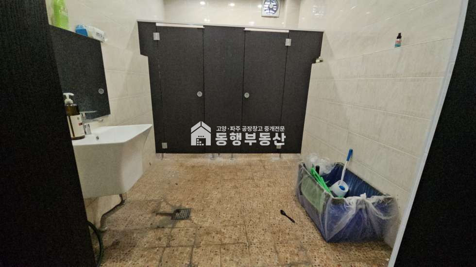 경기 파주시 월롱면 덕은리 #월롱ic #40피트진출입 #넓은단독마당 #대형공장 #부지6104평 #건물1589평 공장임대 #창고임대 매매 매물번호 11111 사진 15
