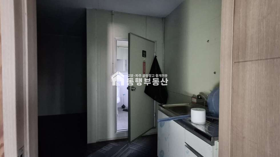 경기 파주시 월롱면 위전리 #60평 #단독마당 #식품가능 #월롱IC 인근 #층고6.5 월세 매물번호 11199 사진 3