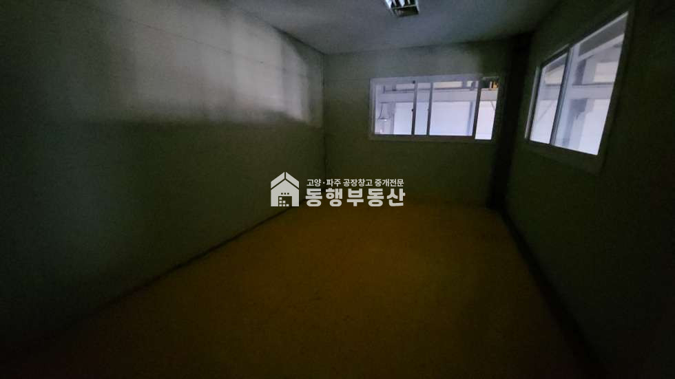 경기 파주시 탄현면 성동리 #자유로 #성동ic5분거리 #고전력 #사무실 #기숙사 #올인원공장 #부지1101평 #공장530평매매 매매 매물번호 11206 사진 15