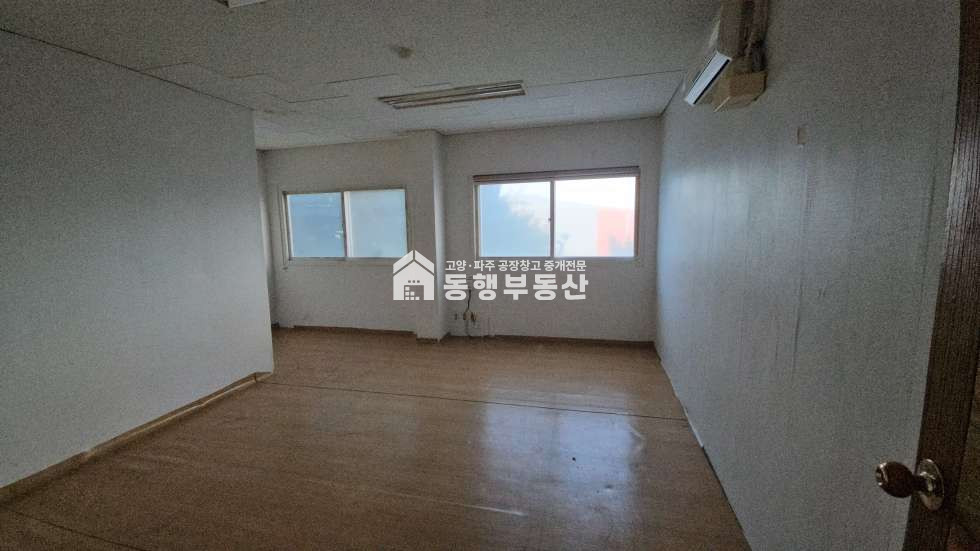 경기 파주시 탄현면 성동리 #자유로 #성동ic5분거리 #고전력 #사무실 #기숙사 #올인원공장 #부지1101평 #공장530평매매 매매 매물번호 11206 사진 42