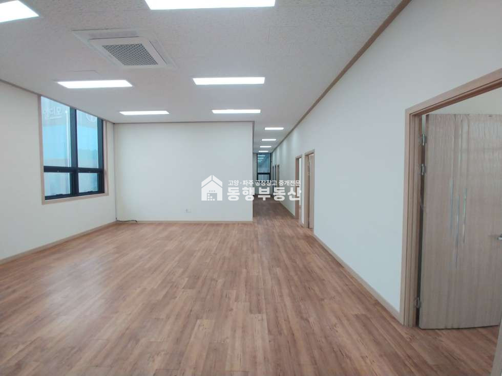 경기 파주시 조리읍 대원리 오수직관,식품가능, 40피트 진출입, 북고양설문ic 5분거리, 화물E/V, 사무동/휴게실, 준신축급 컨디션 최상 일반공장 553평 임대 월세 매물번호 10188 사진 18