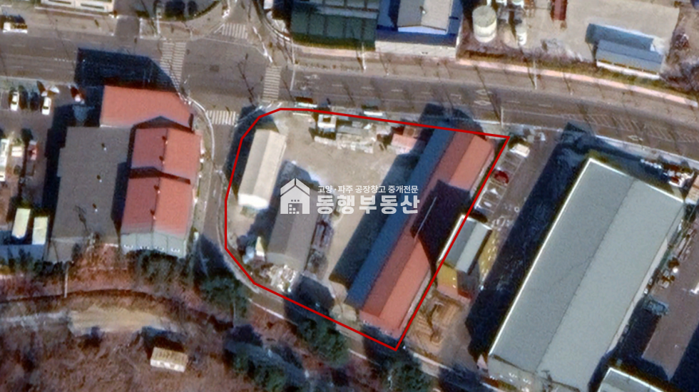 경기 연천군 백학면 통구리 #급매 #40피트 #전기승압 #업종코드 #C24 #C25 #C29 #가설천막시설 #4차선도로 #국도37번 #백학산업단지 #일반공장190평매매 매매 매물번호 10643 사진 1